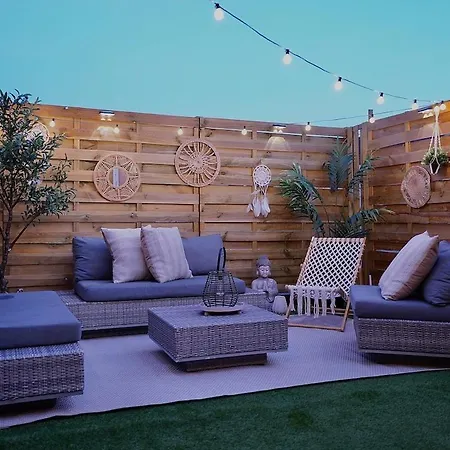 Chic Loft Facing Neo-gothic Church Апартаменты Гент