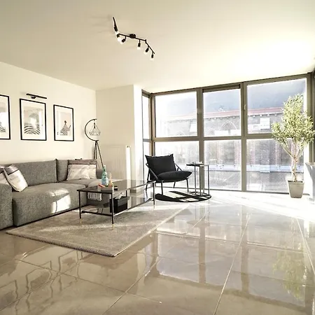 Apartment Chic Loft Facing Neo-gothic Church