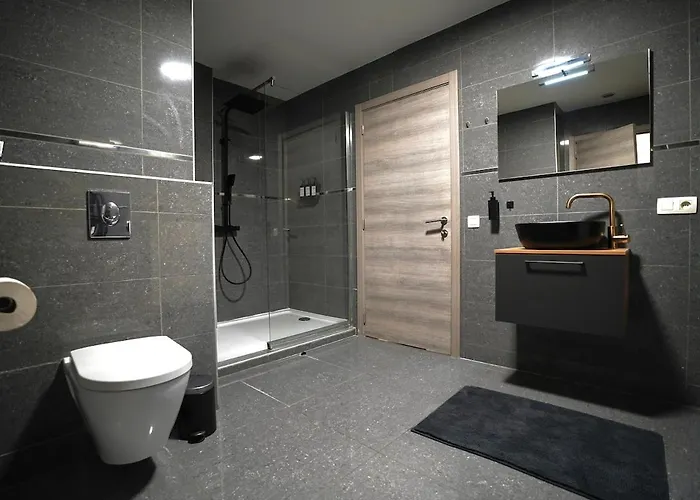 Апартаменти Chic Loft Facing Neo-gothic Church Гент