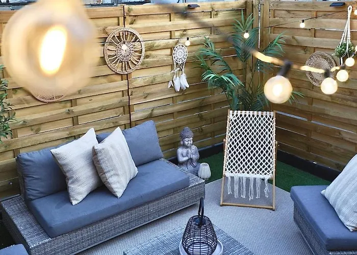 Апартаменти Chic Loft Facing Neo-gothic Church Гент