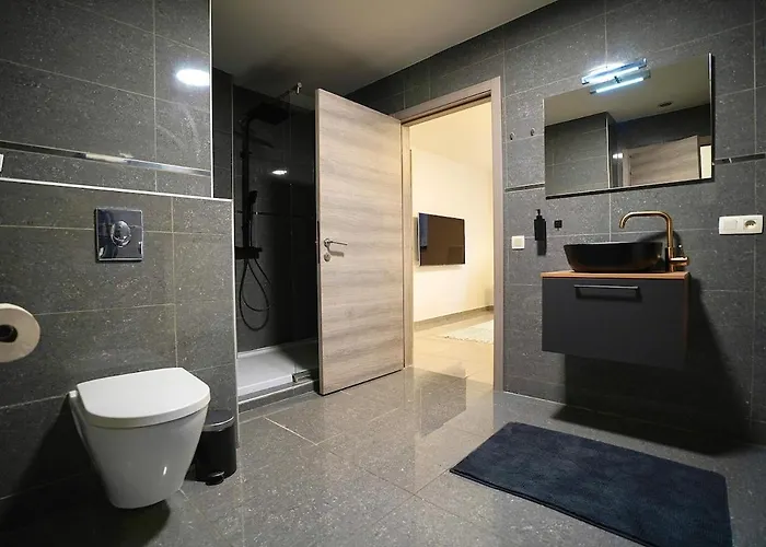 Chic Loft Facing Neo-gothic Church 헨트